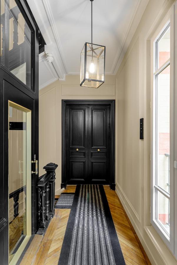 Black Door Paris Eksteriør billede